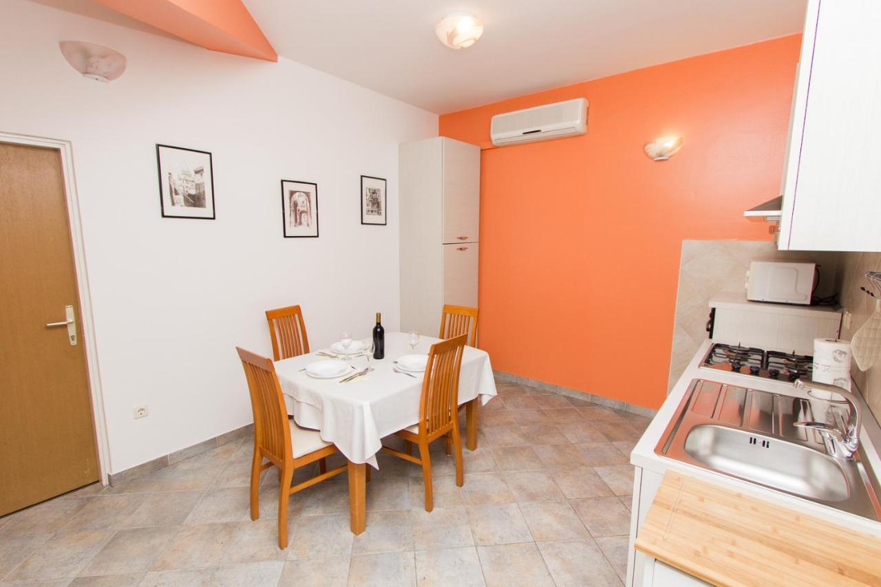 Apartments Lupus Vodice Bagian luar foto