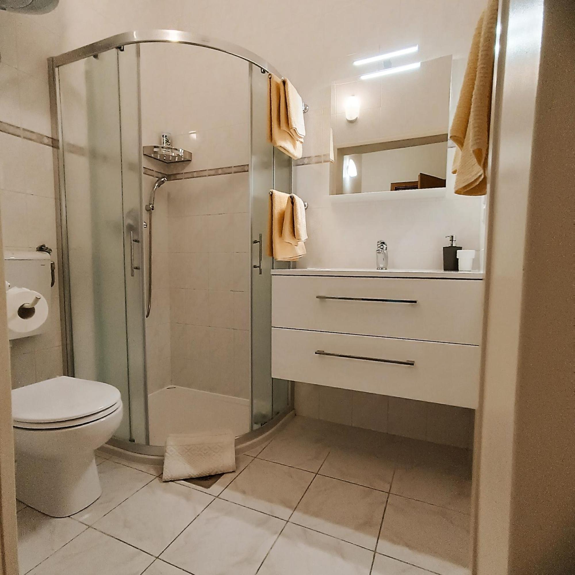 Apartments Lupus Vodice Ruang foto