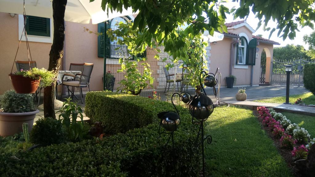 Apartments Lupus Vodice Bagian luar foto